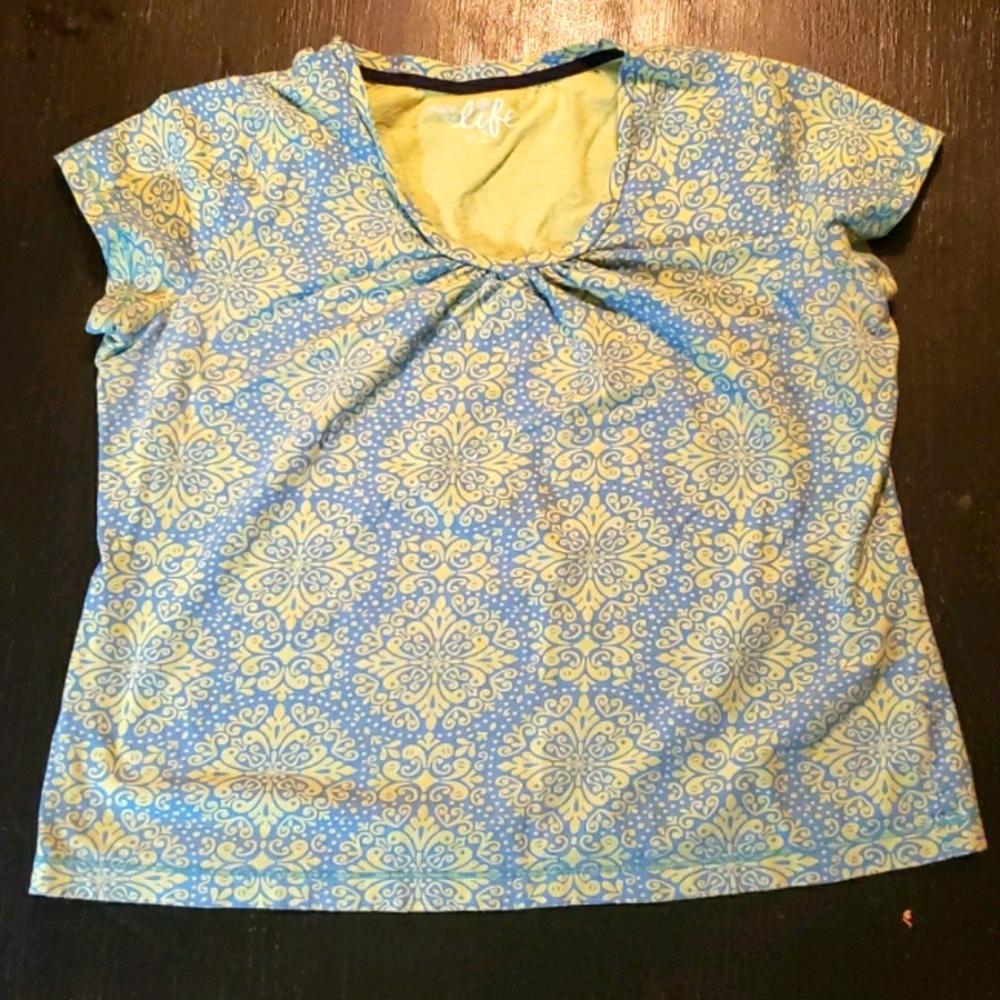 Made for Life - like new stylish 100% cotton T-shirt - XL.